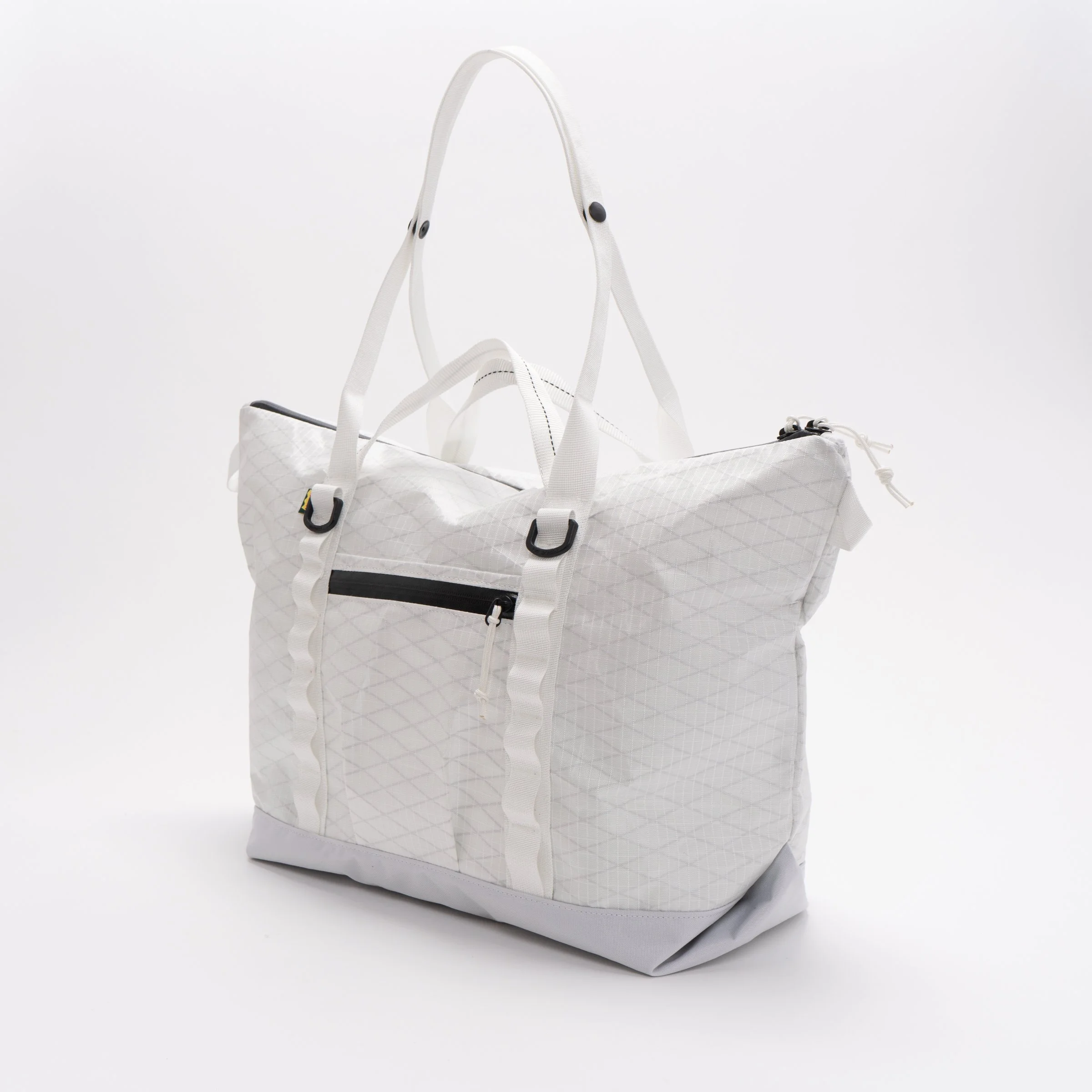 ◆OVHEE◆ Betty Nylon Tote Bag Ivory P00000RM Zip Tote 28L - UVX40 — 1733